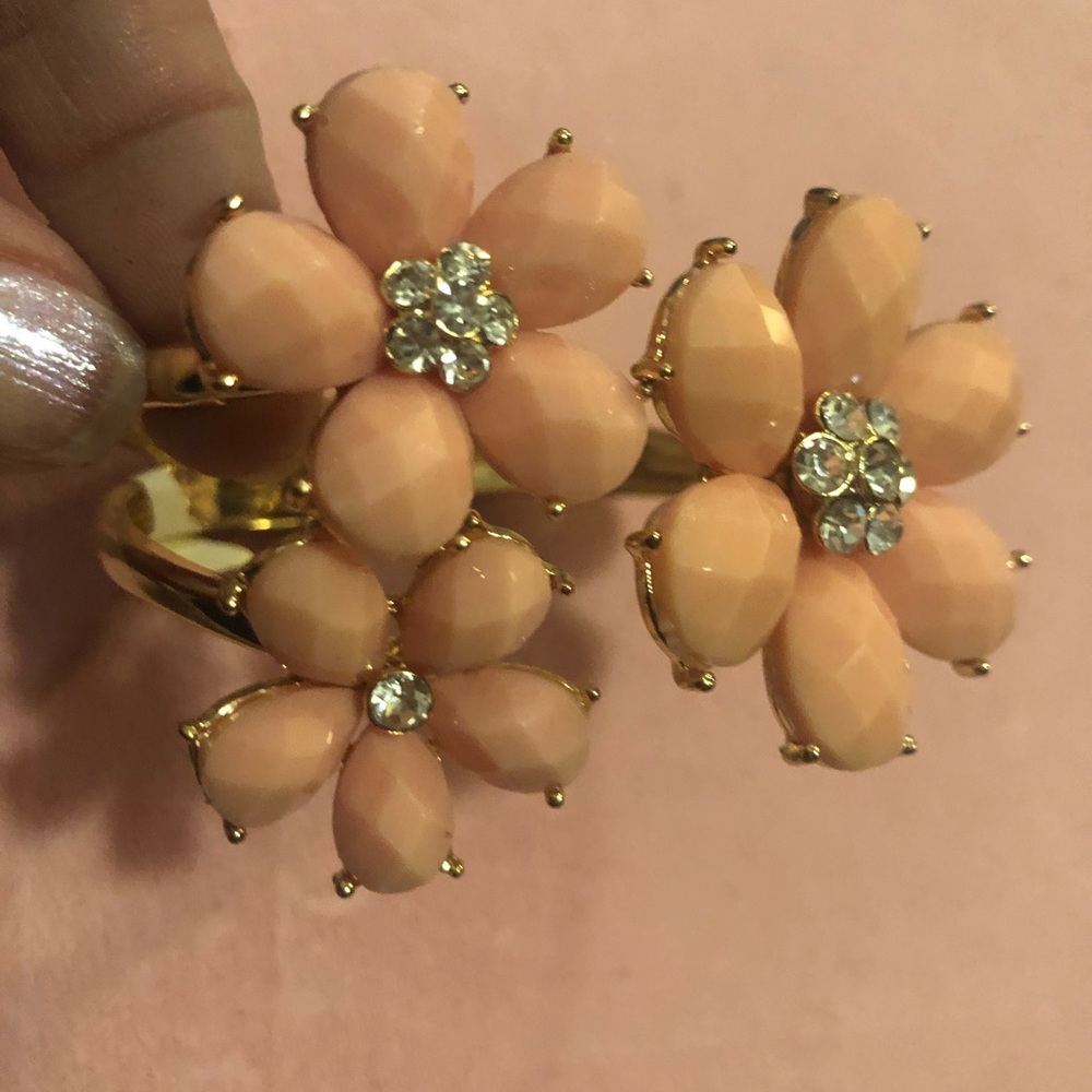 Flower pink rhinestone petal bangle bracelet rose